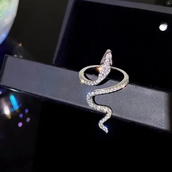 Trendy Elegant Exquisite Gothic Rhinestones Snake Ring Decorative Luxury Ring - Picture 2 of 7